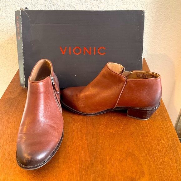 Vionic Jolene style Mocha color shoes - Picture 2 of 3